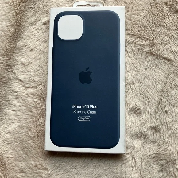 Apple iPhone 15 Plus Silicone Case - Deep Blue - Picture 1 of 2